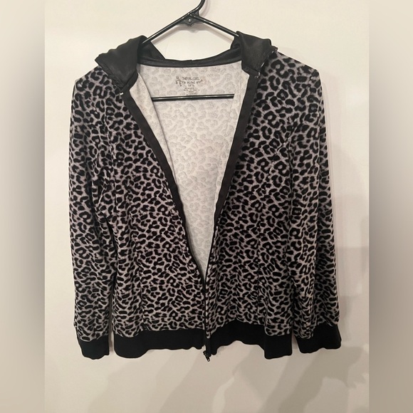TOTAL GIRL GIRLS XL (18-1/2)  PRINTED HOODIE FULL ZIPPER    BLACK/GREY. - Picture 1 of 7